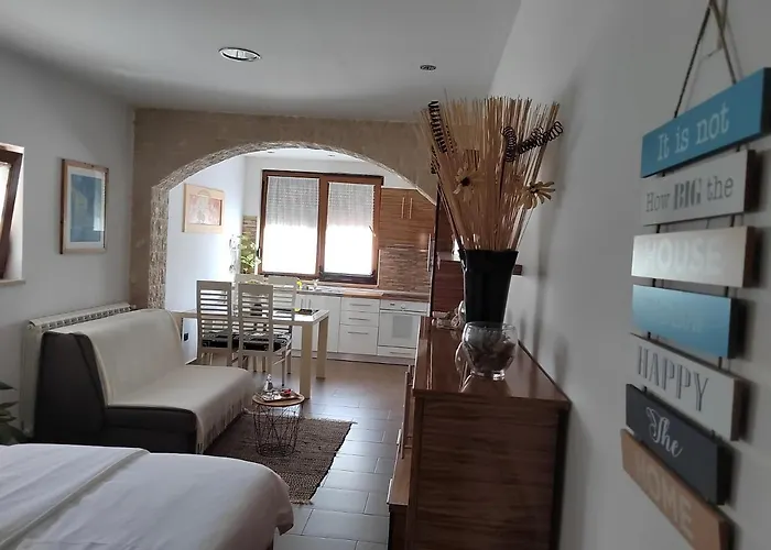 Relax House